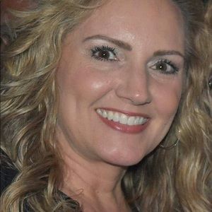 Meet your Posher, Deanna